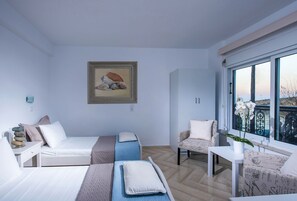 Egyptian cotton sheets, pillow-top beds, in-room safe, desk - Villa Sonia (Hersonissos)