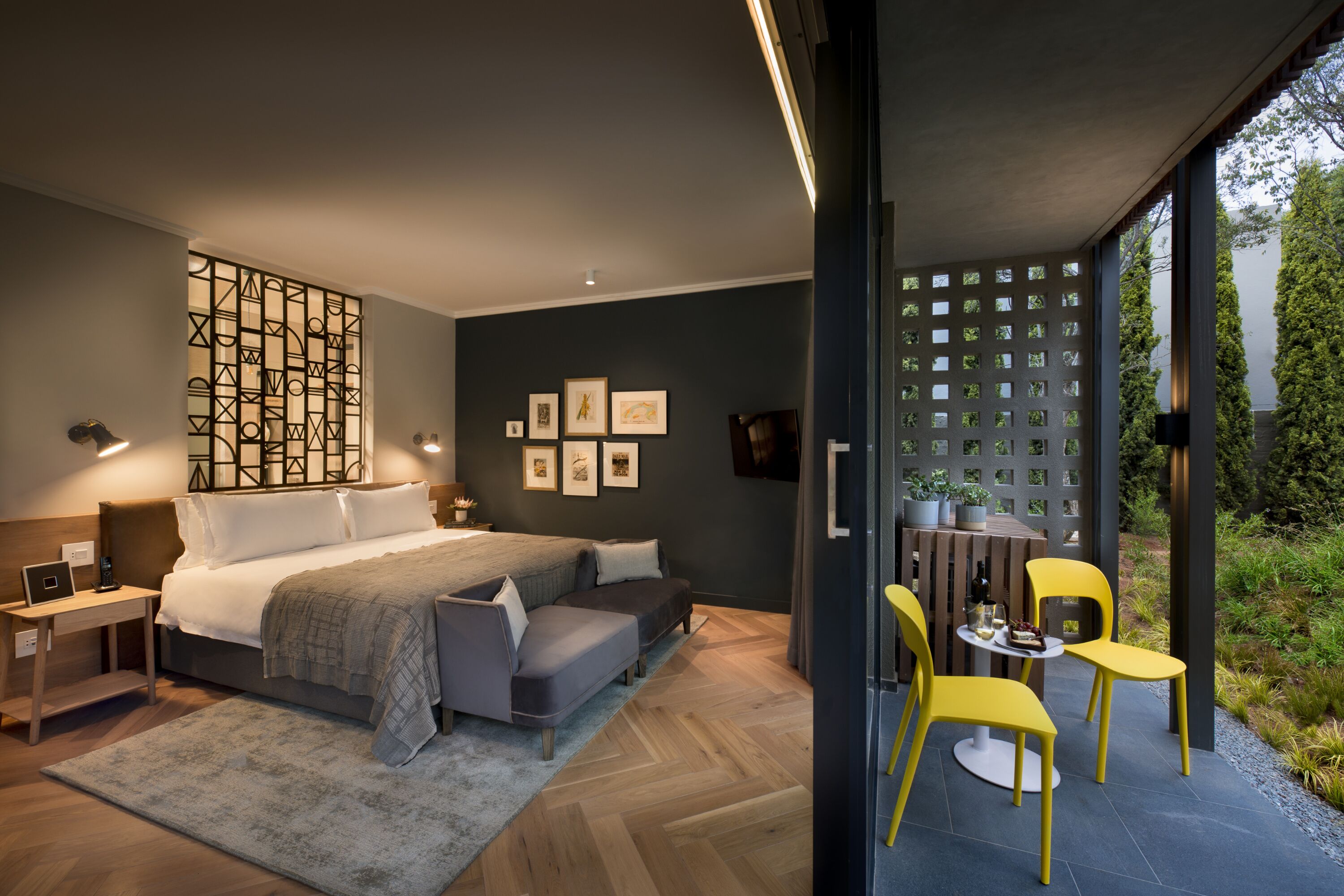 luxury room | egyptian cotton sheets, premium bedding, minibar, in-room safe