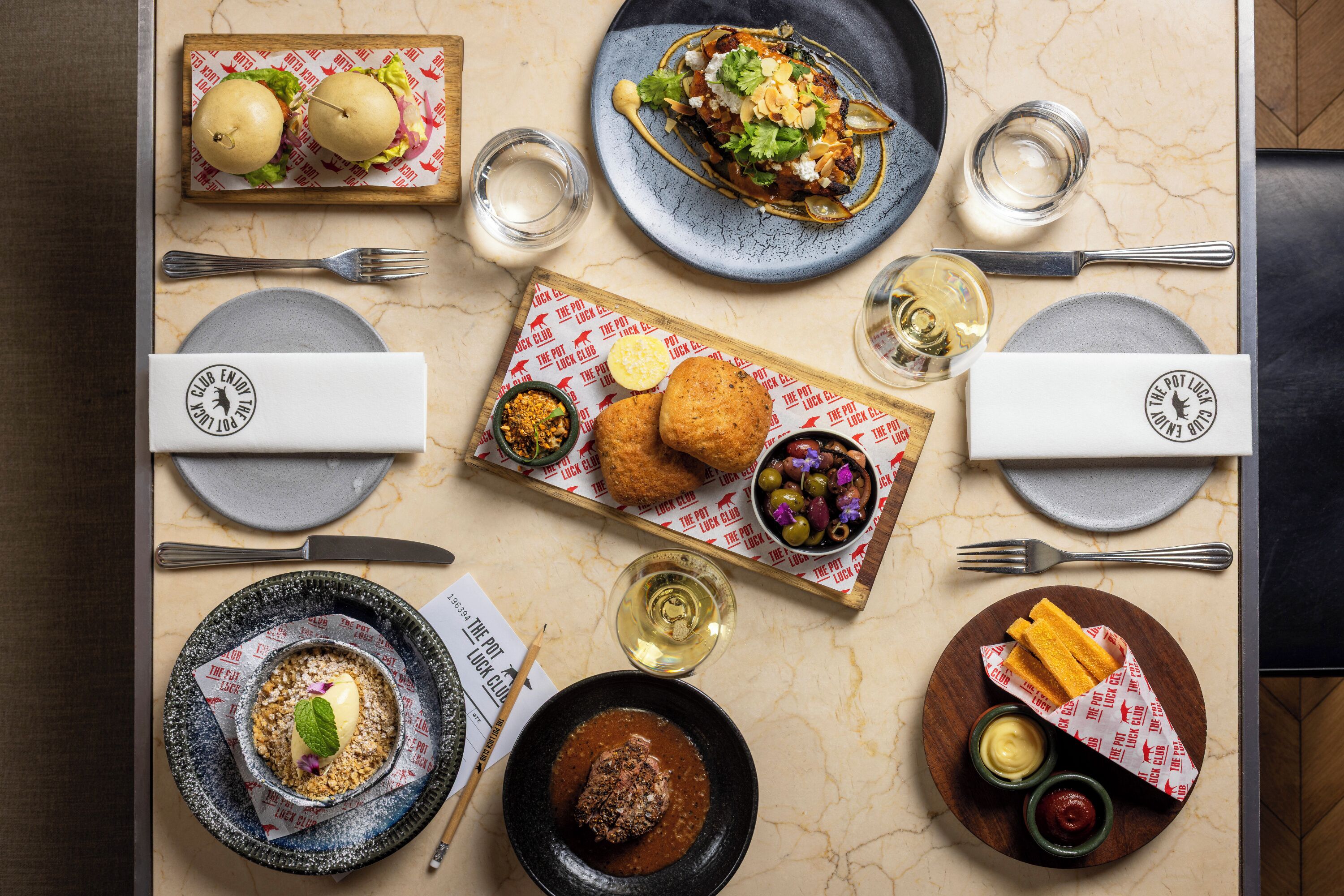 2 restaurants, breakfast, lunch, dinner served; international cuisine