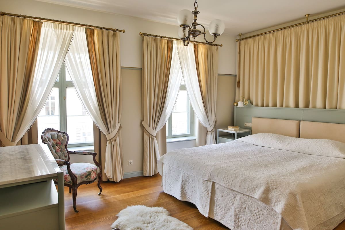 hypo-allergenic bedding, minibar, in-room safe, individually decorated