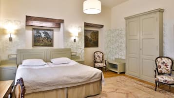 1 bedroom, hypo-allergenic bedding, minibar, in-room safe