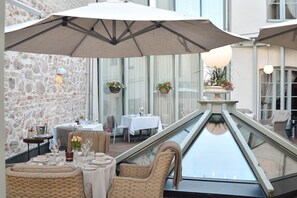 Dinner served, international cuisine