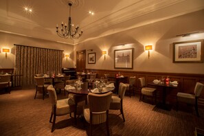 Frühstück, Mittagessen, Abendessen, lokale Küche 