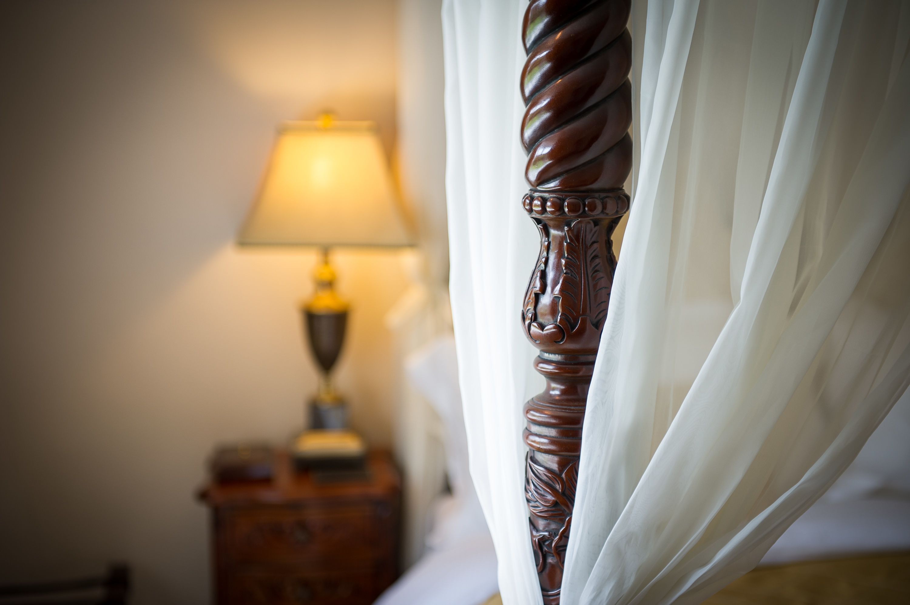 luxury room, 1 bedroom, garden view (poster bed bed) | premium bedding, desk, iron/ironing board, free wifi