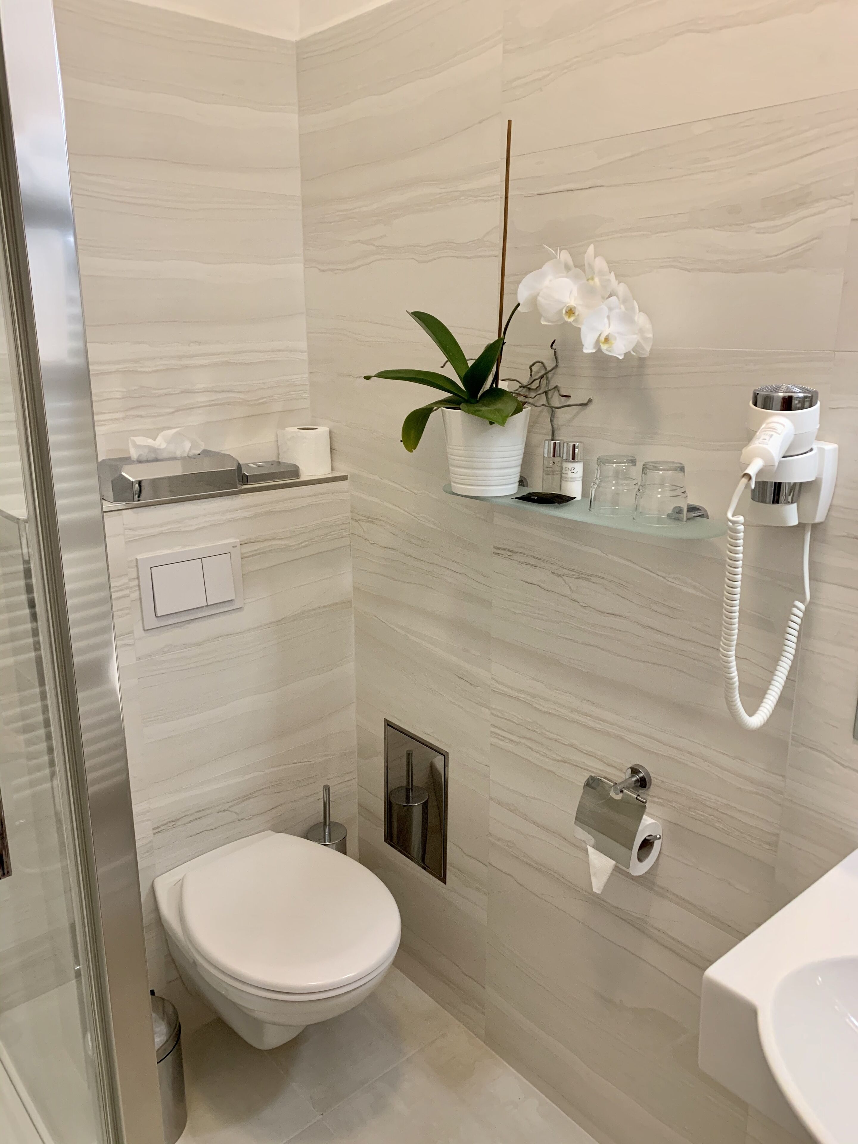 superior double room | bathroom | shower, free toiletries, hair dryer, towels