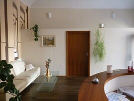 Check-in/check-out kiosk