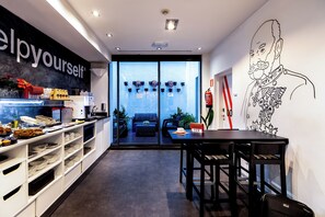 Daily continental breakfast (EUR 10 per person) - Hotel Mayerling (Madrid)