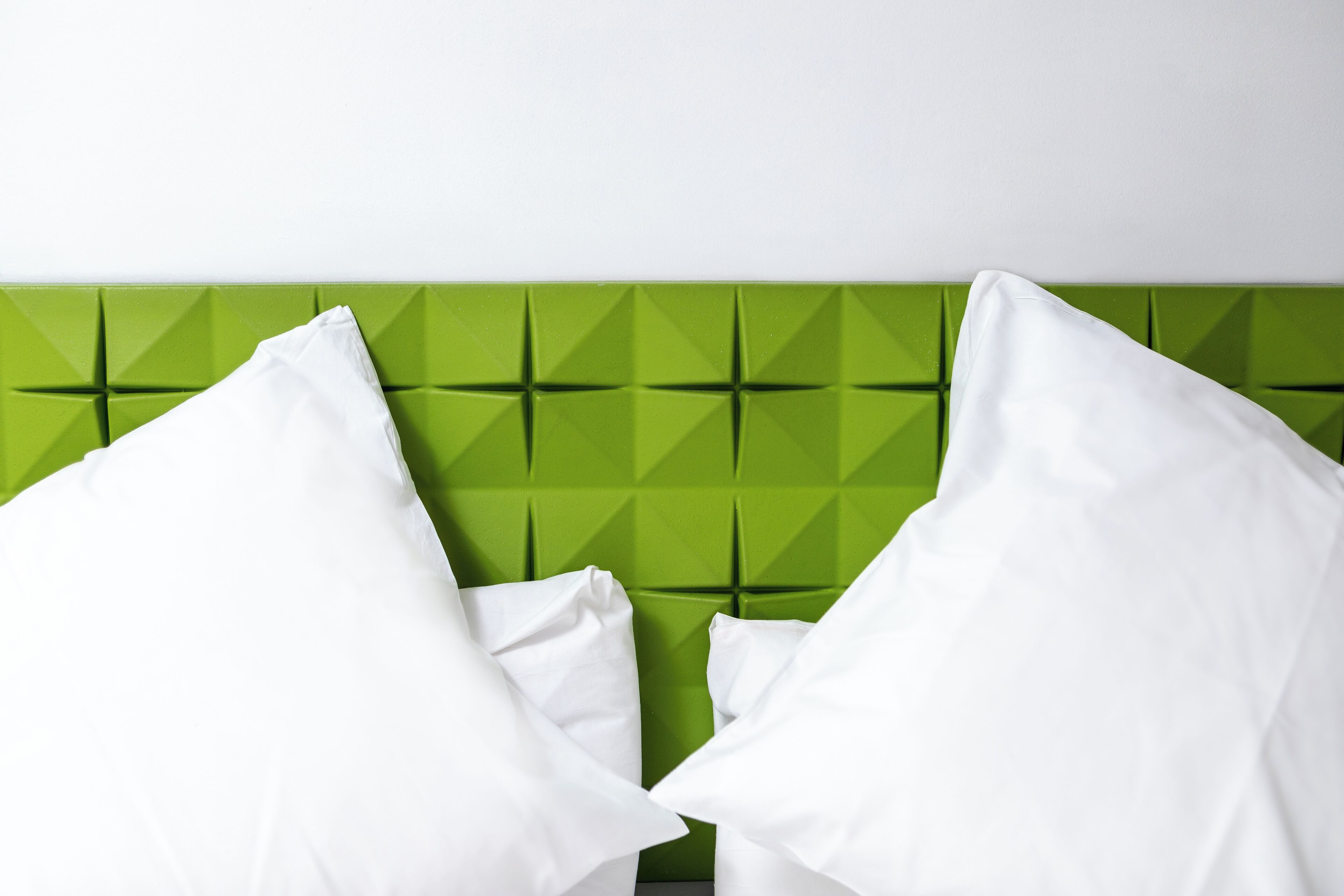 Couette en duvet d'oie, rideaux occultants, fer et planche à repasser