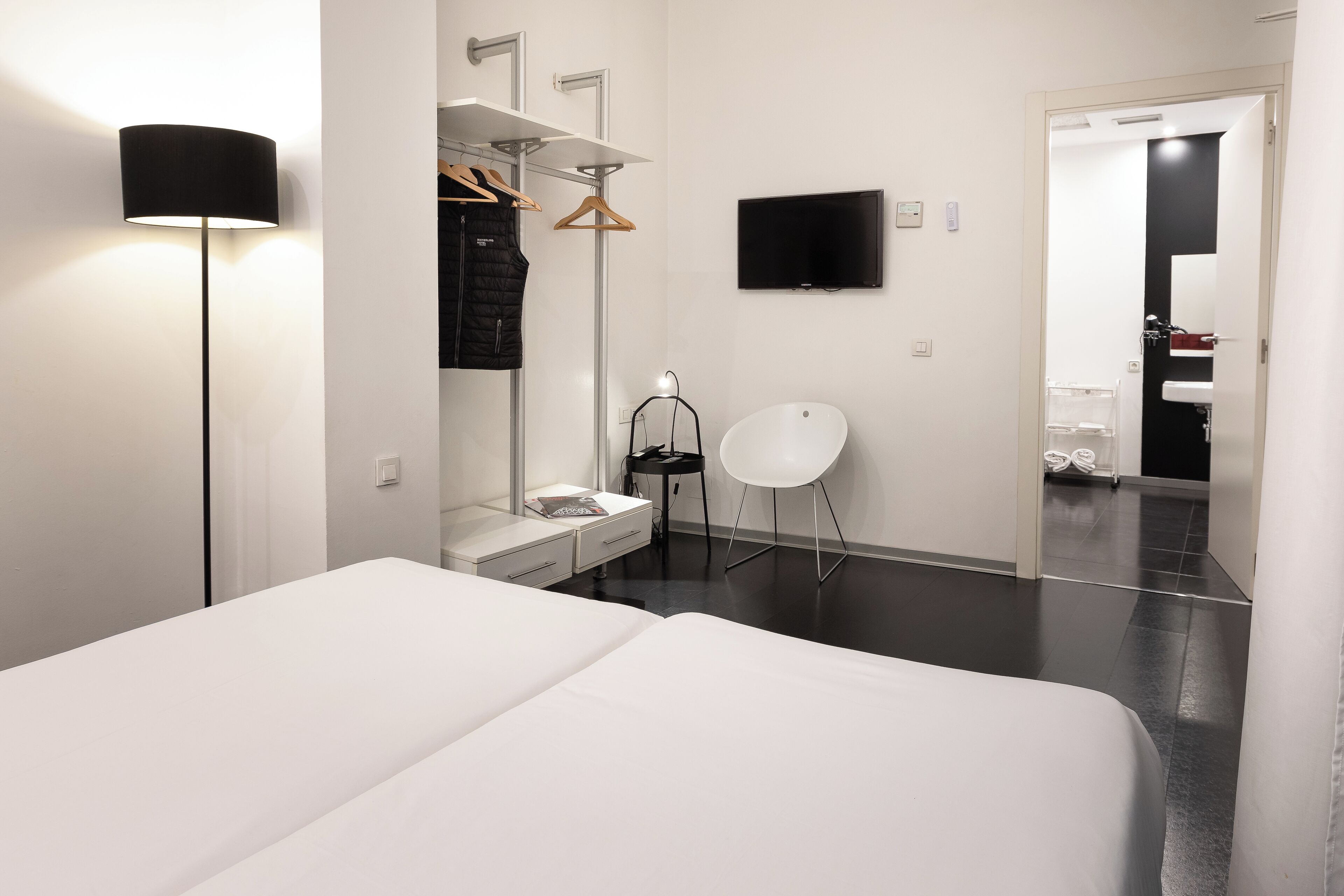 Gazdaságos szoba kétszemélyes ággyal, földszinti | Pehelypaplan, sötétítőfüggöny, vasaló/vasalódeszka és ingyenes wifi