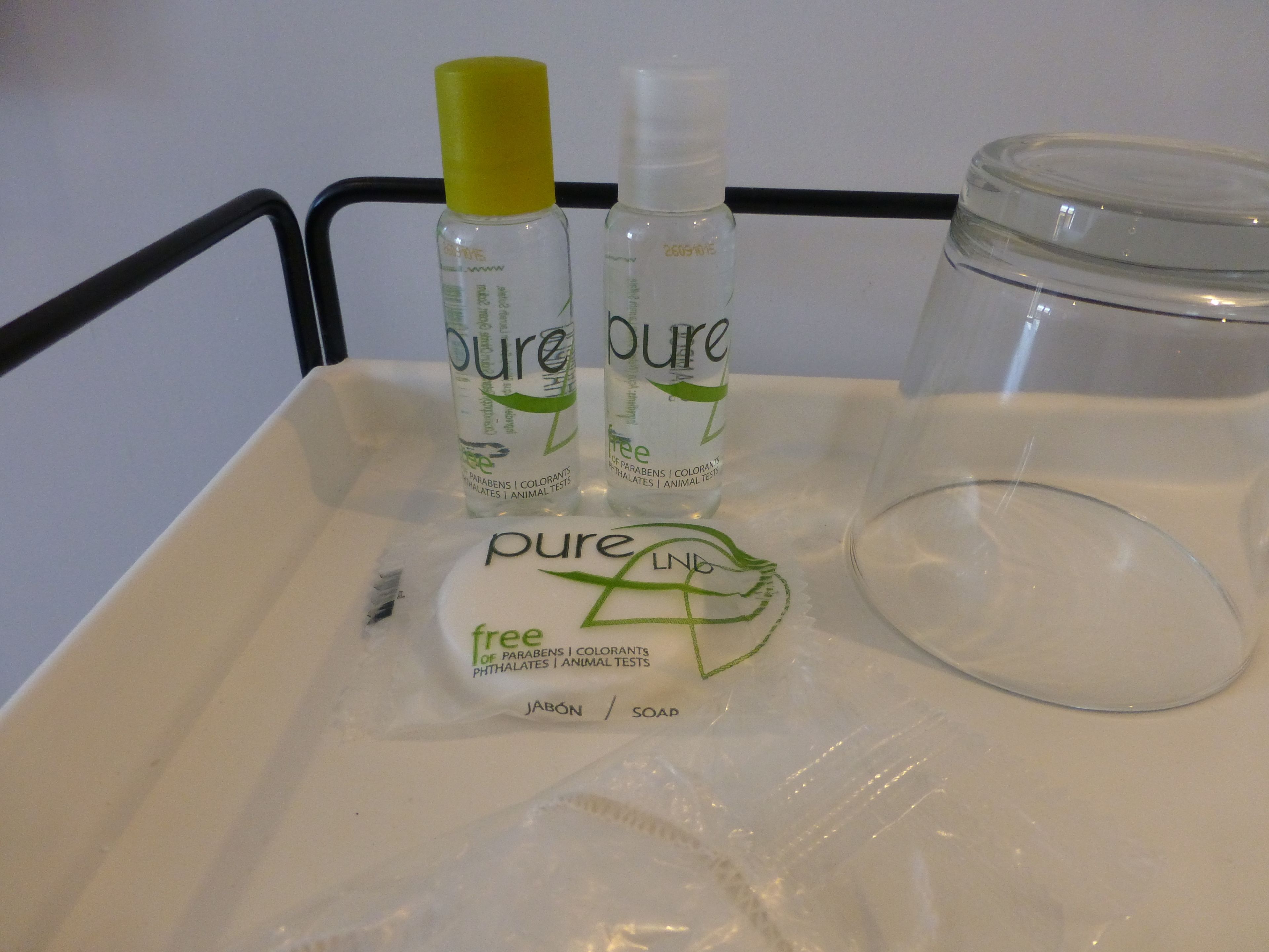 shower, rainfall showerhead, free toiletries, hair dryer