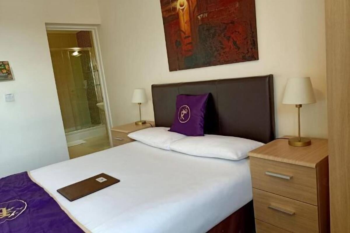 In-room safe, desk, laptop workspace, soundproofing