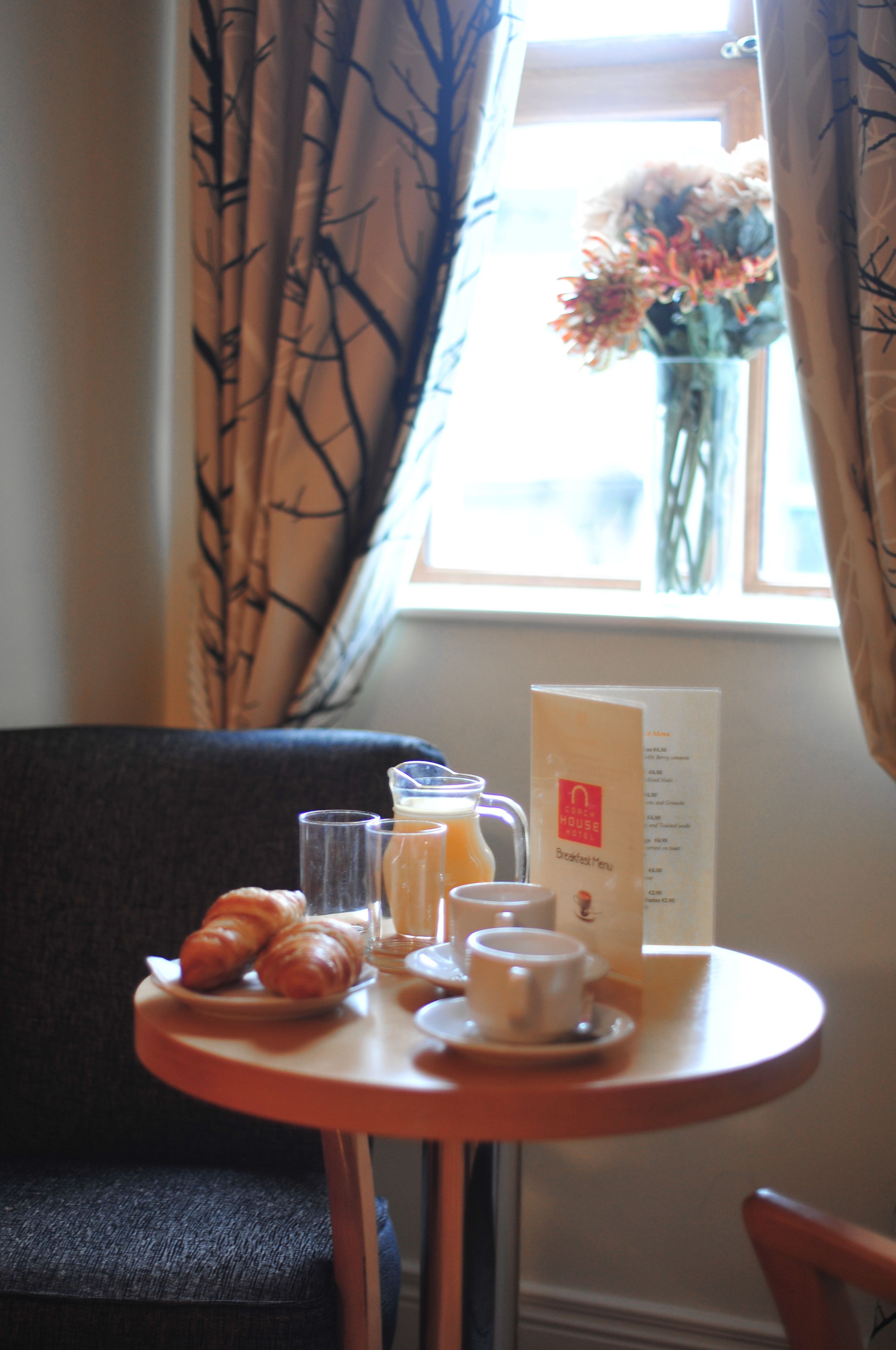 daily full breakfast (eur 8 per person)