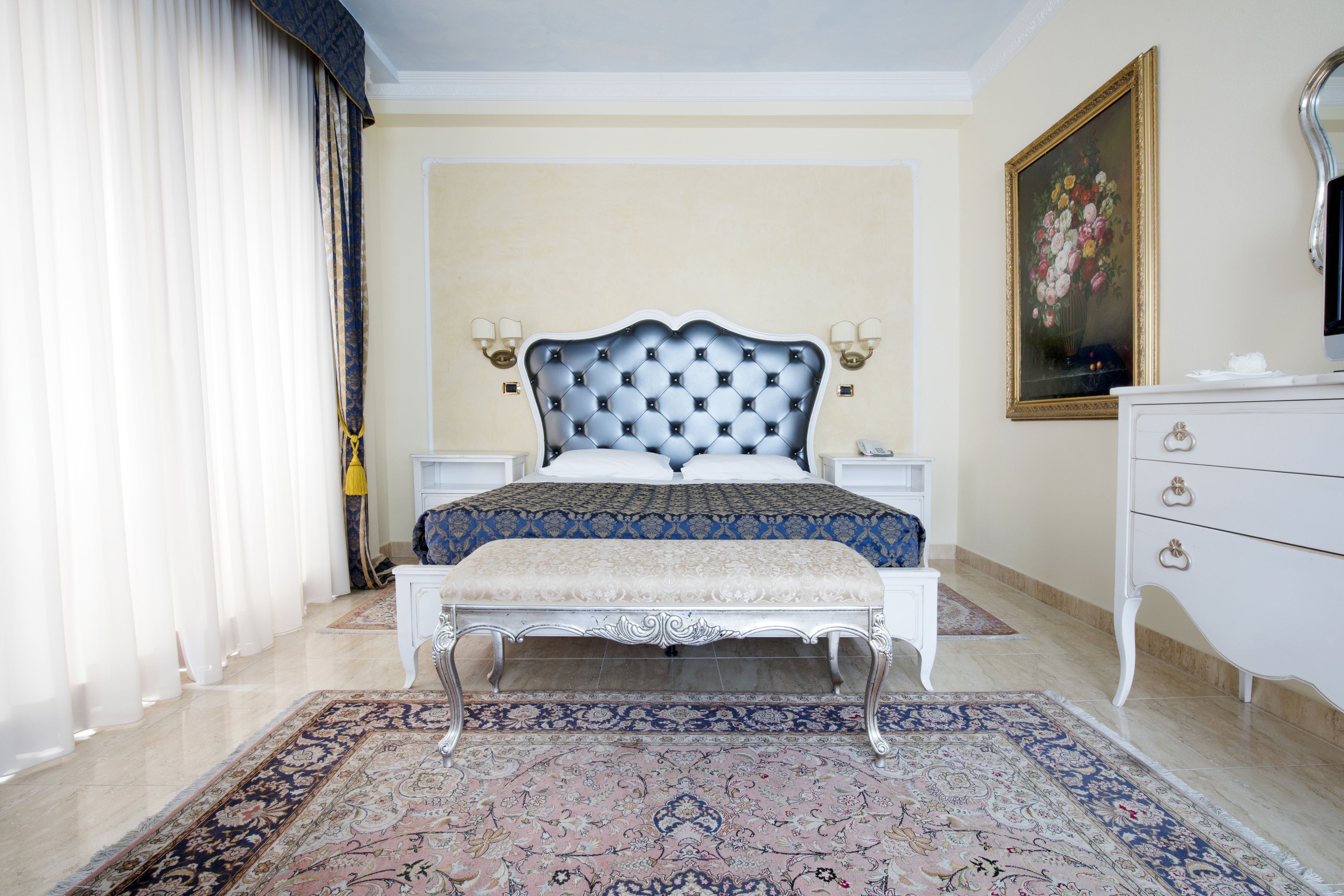 suite | 1 bedroom, minibar, in-room safe, desk