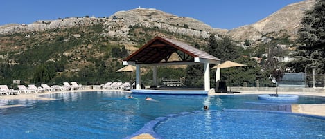 Piscine extérieure