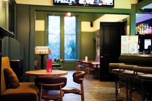 Bar (on property) - Revolver Edinburgh (Edinburgh)