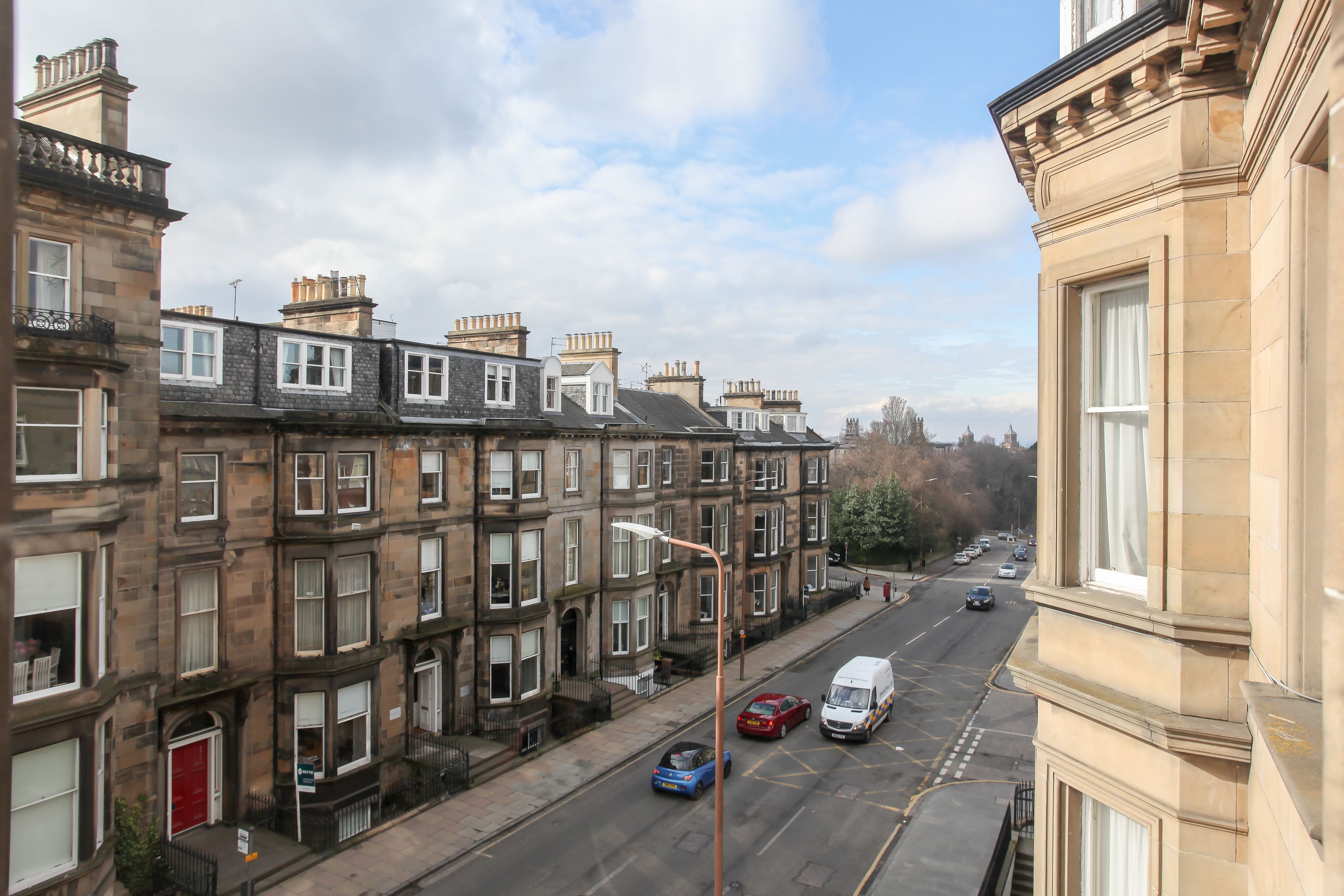 Yhteismajoitus, vain naisille, kylpyhuone makuuhuoneen yhteydessä | Näkymä huoneesta