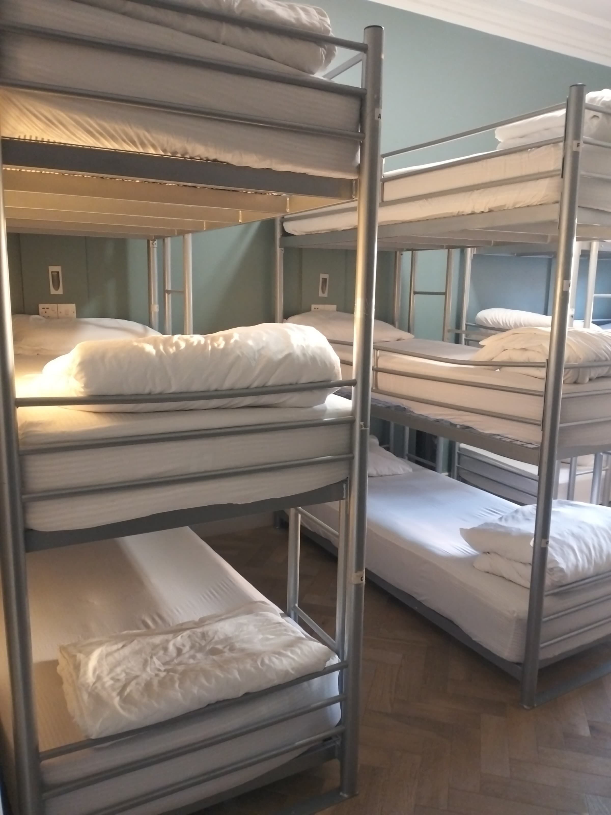 遮光窗帘、熨斗/熨板、免费 WiFi、床单