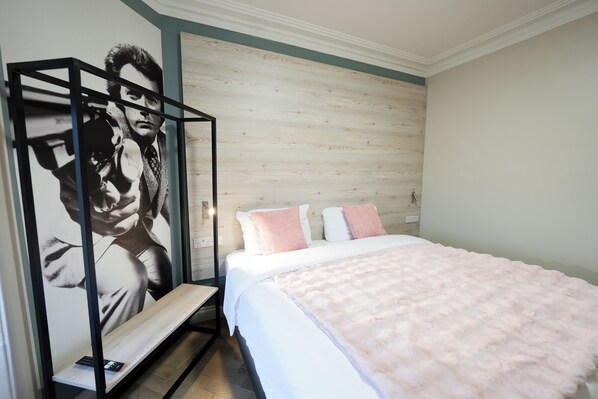 Premium Double or Twin Room | Blackout drapes, iron/ironing board, free WiFi, bed sheets