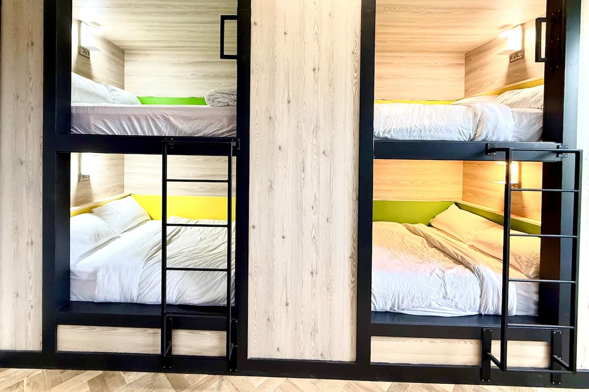 Design Shared Dorm Couple Friendly | 암막 커튼, 다리미/다리미판, 무료 WiFi