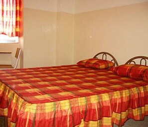 In-room safe, free WiFi, bed sheets - Farah Hotel (Amman)