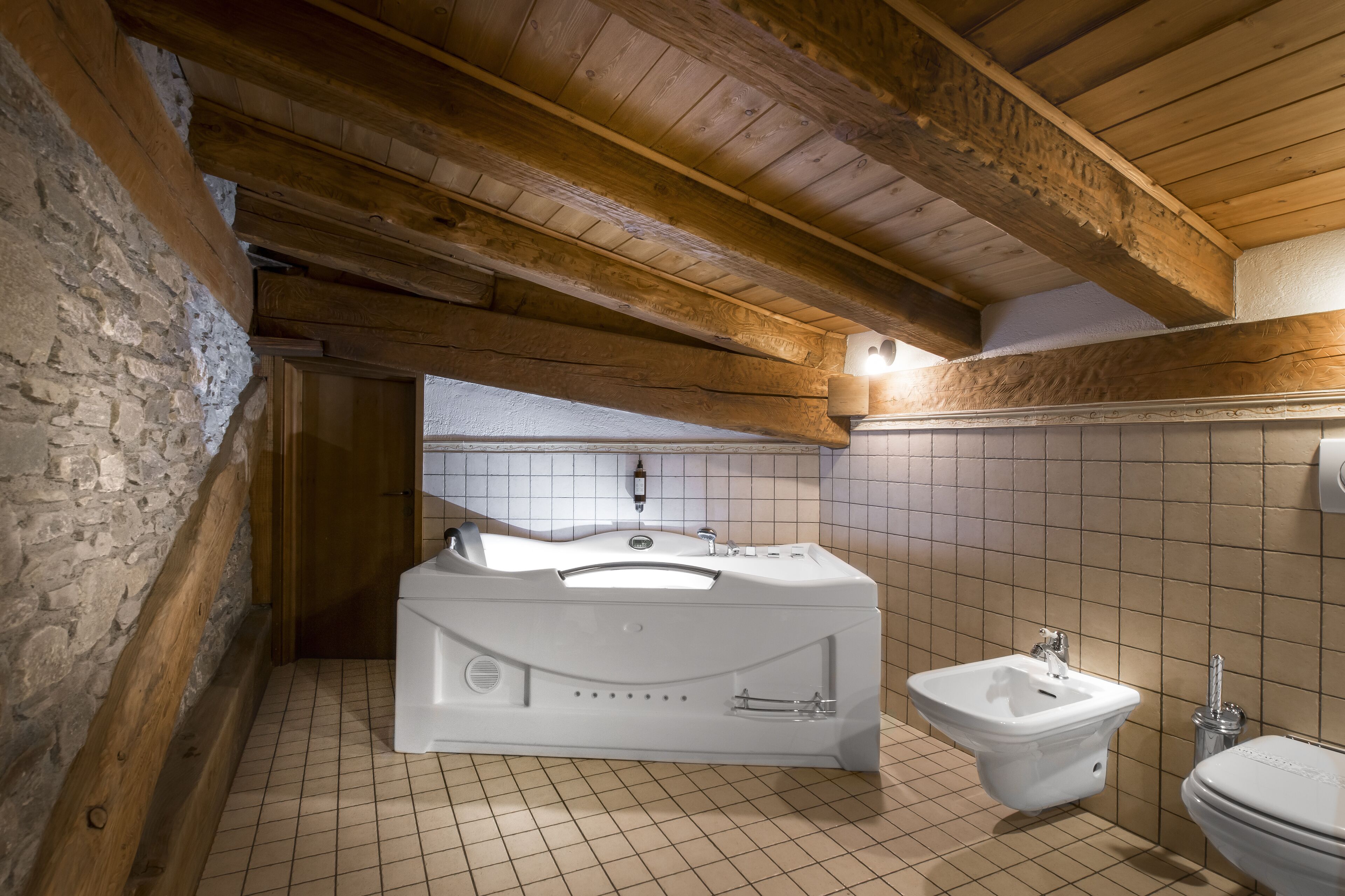 junior suite, balcony | bathroom | free toiletries, hair dryer, bidet, towels