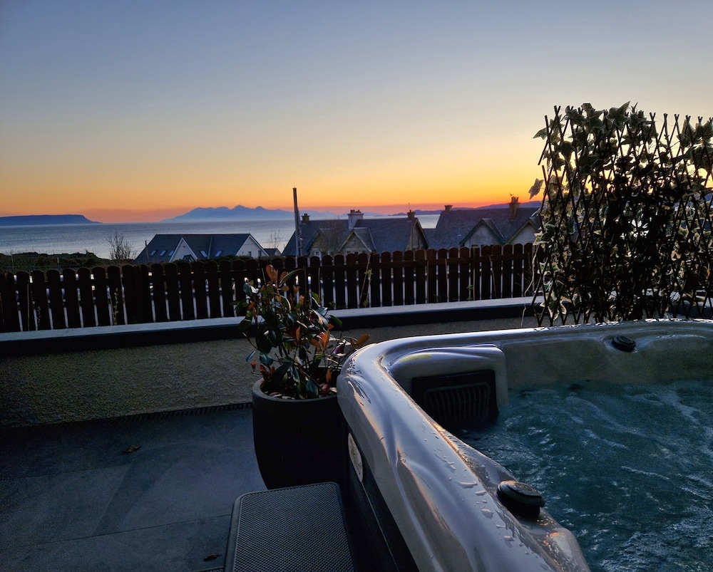 West Highland Hotel by null