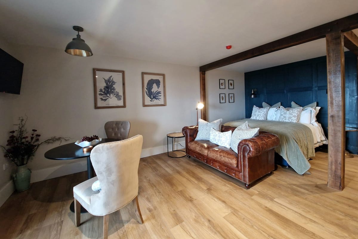 1 Schlafzimmer, Allergikerbettwaren, individuell eingerichtet