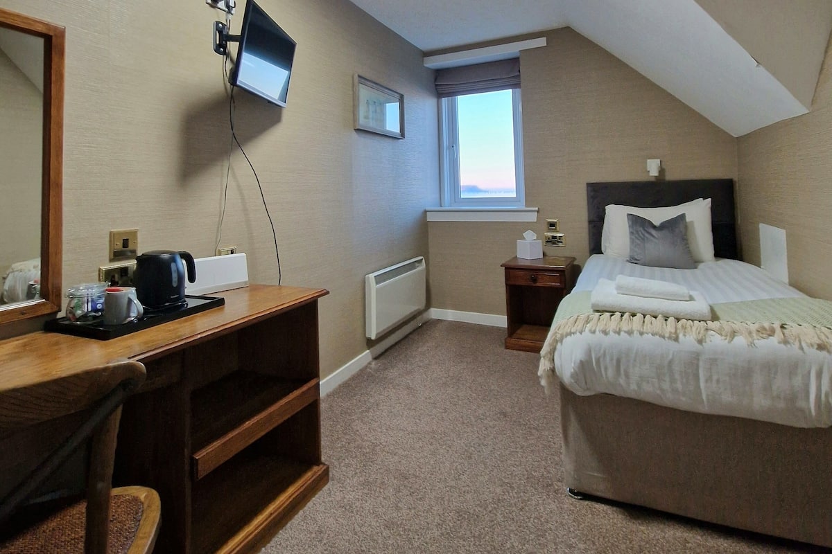 Einzelzimmer | 1 Schlafzimmer, Allergikerbettwaren, individuell eingerichtet