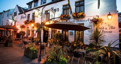 Black Boy Inn