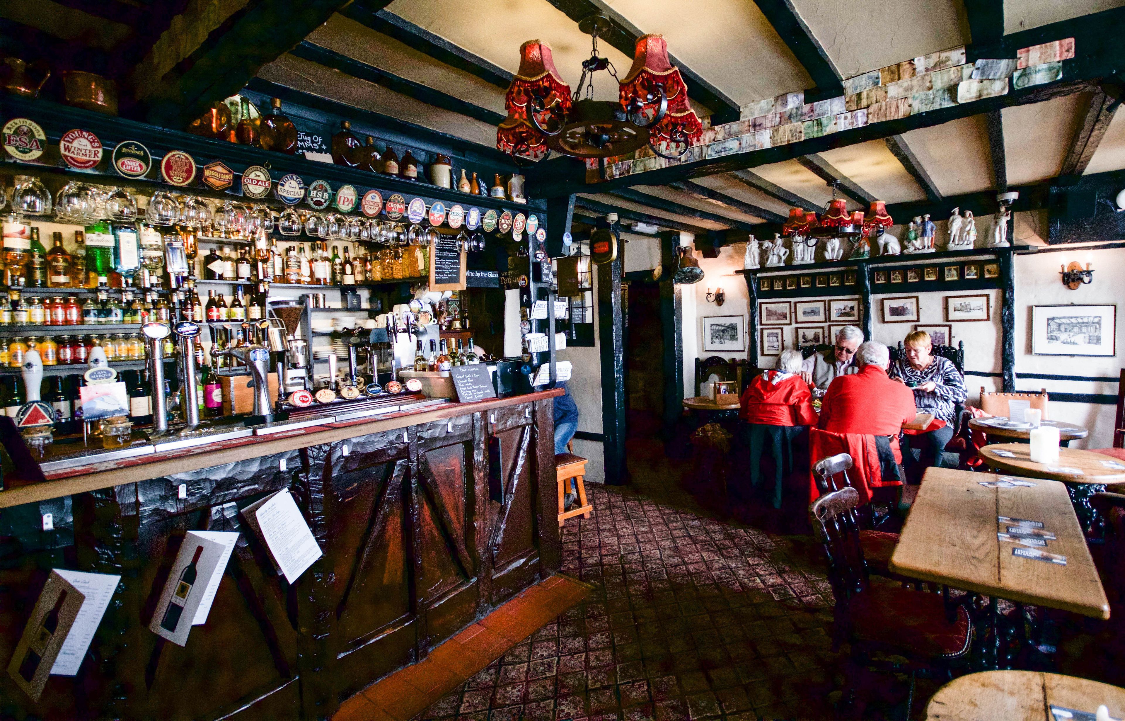 2 개의 바/라운지