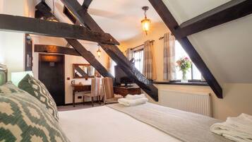 Black Boy Inn Executive Double | Premium bedding, desk, iron/ironing board, WiFi (free)