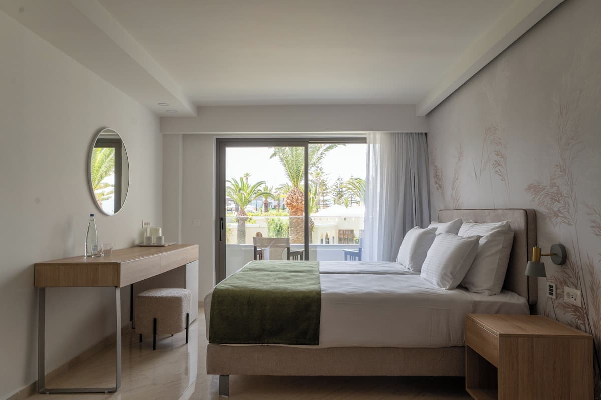 Standard Room, Garden View | Individually decorated, individually furnished, desk, blackout curtains