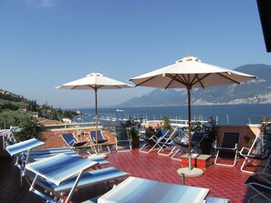 Sun deck - Hotel Firenze (Brenzone sul Garda)