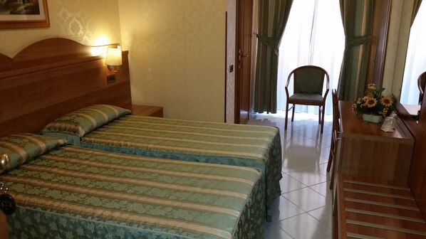Double Room | Premium bedding, pillow-top beds, in-room safe, desk