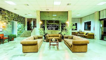 Coin salon dans le hall