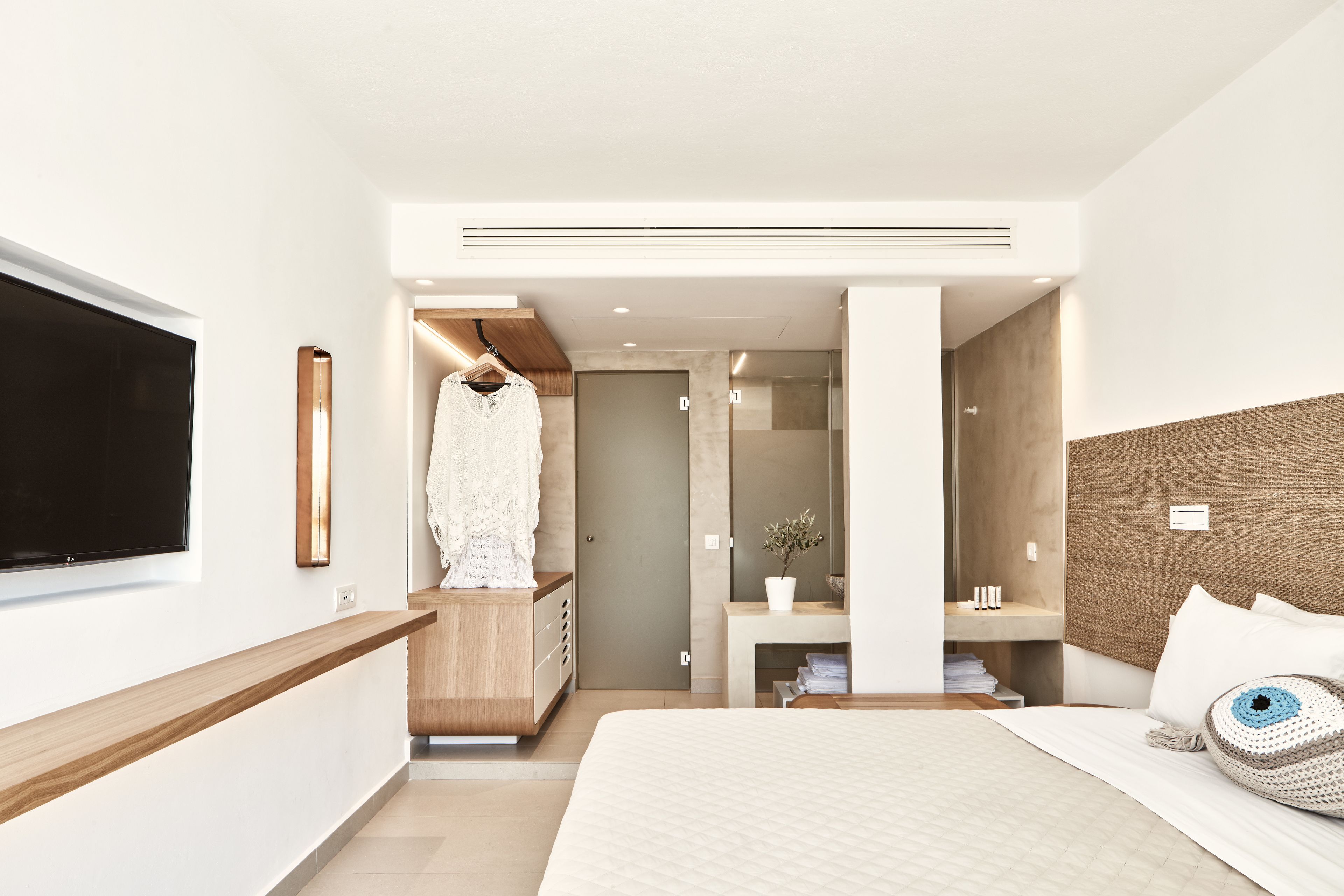 superior room, sea view | in-room safe, blackout curtains, soundproofing, bed sheets