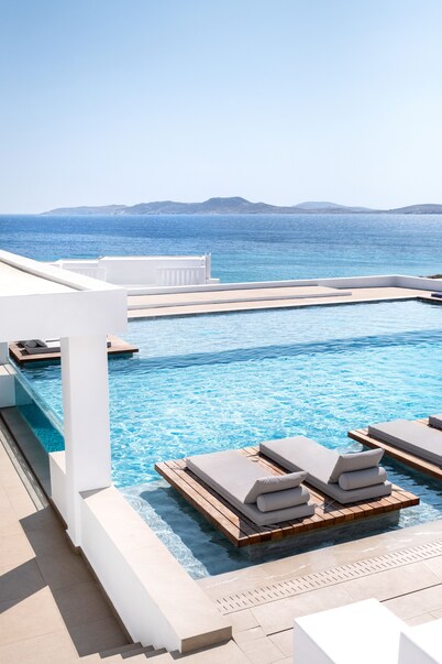 Manoulas Beach Mykonos Resort