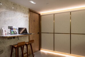 Lobby - Wifi Boutique (Hong Kong Island)
