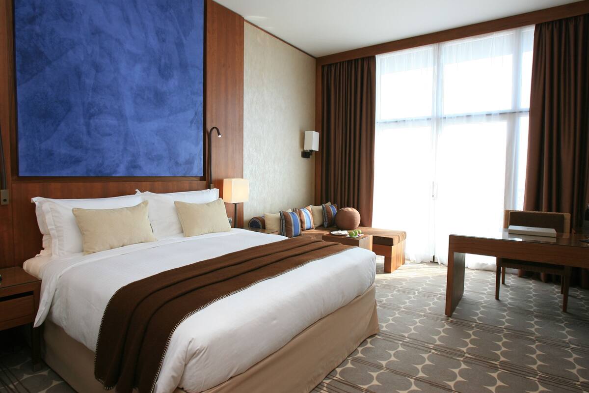 1 bedroom, down duvets, in-room safe, blackout curtains