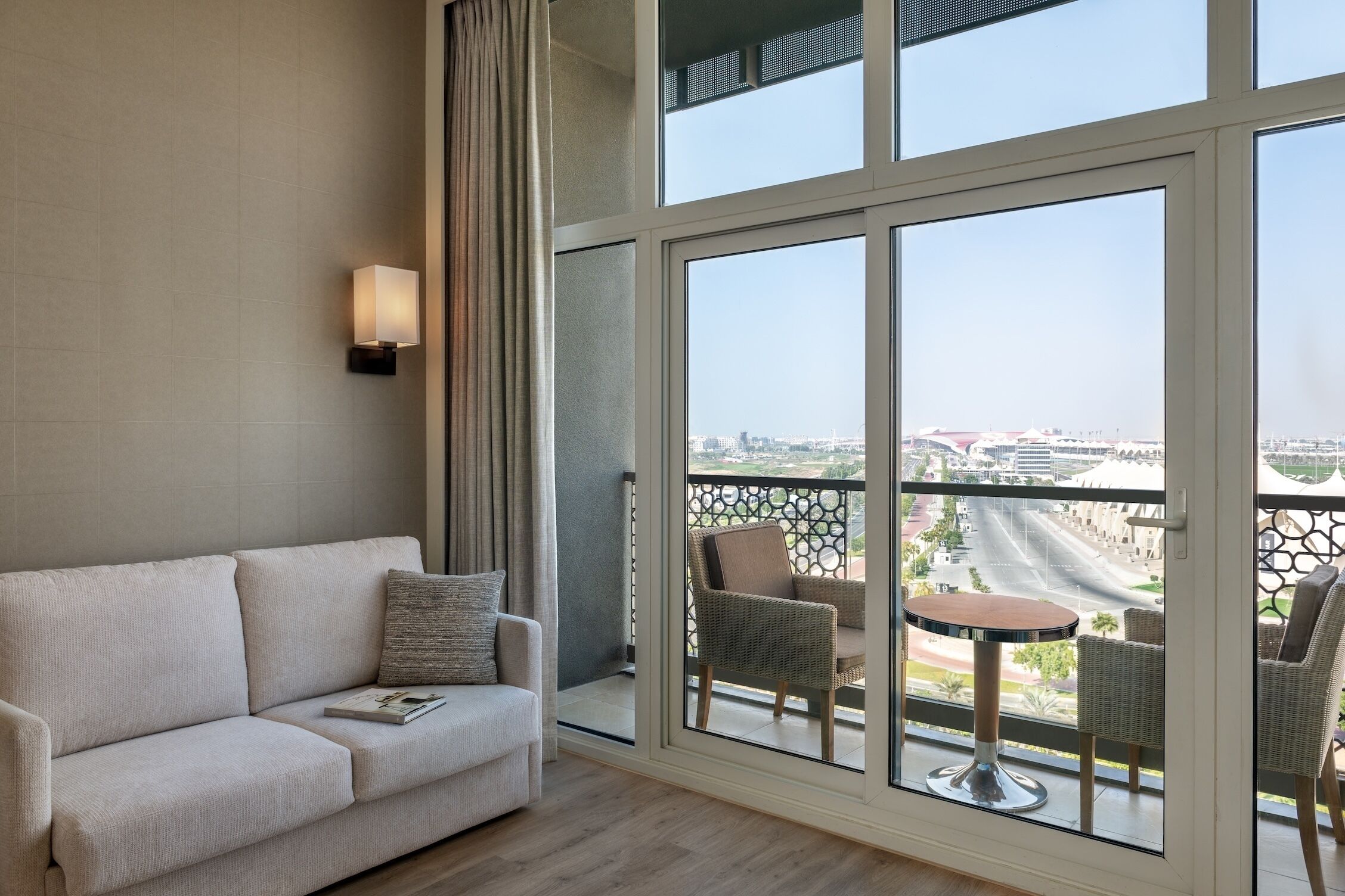 Foto - Yas Plaza Marina by IHG