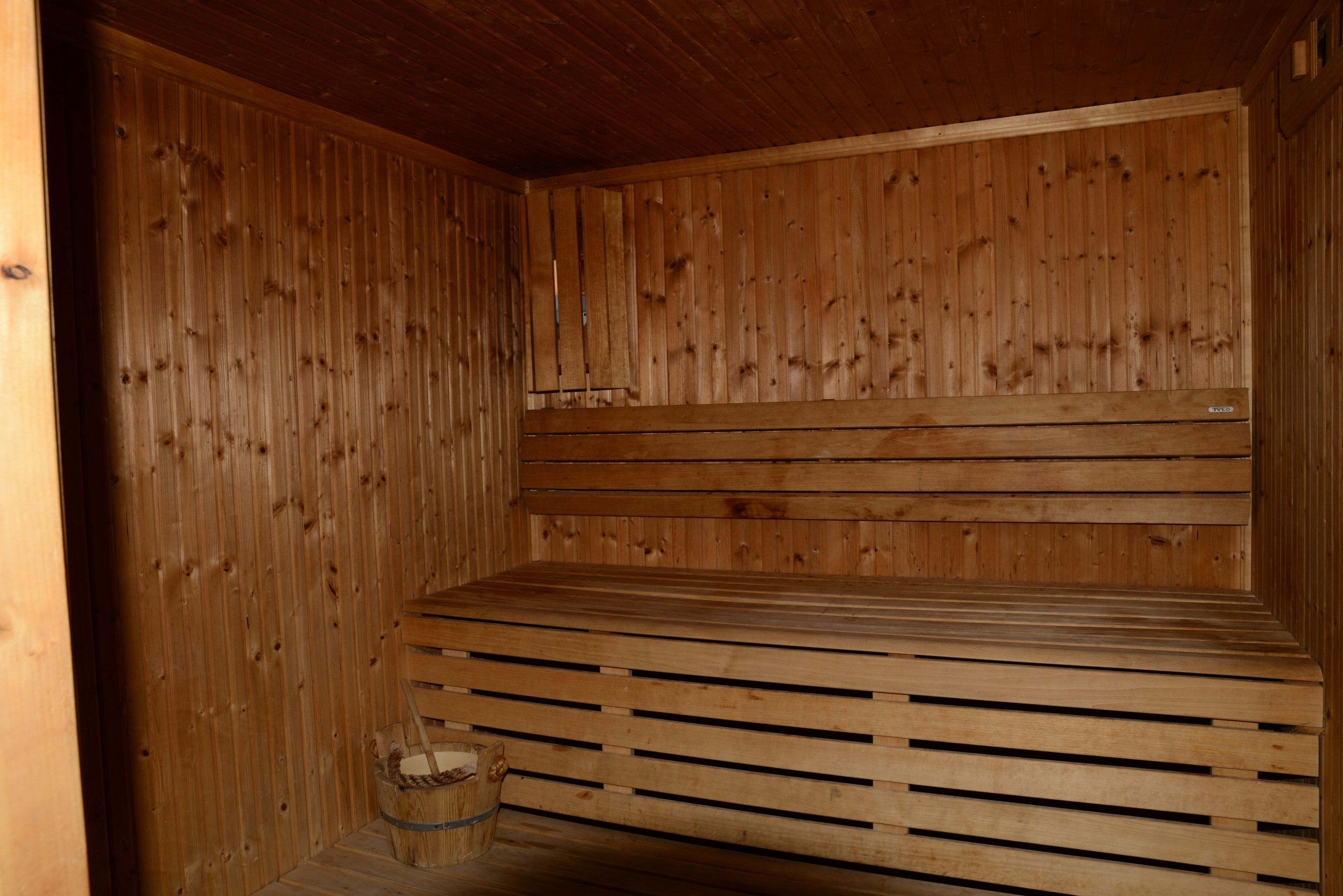 couples treatment room(s), sauna, steam room, body treatments