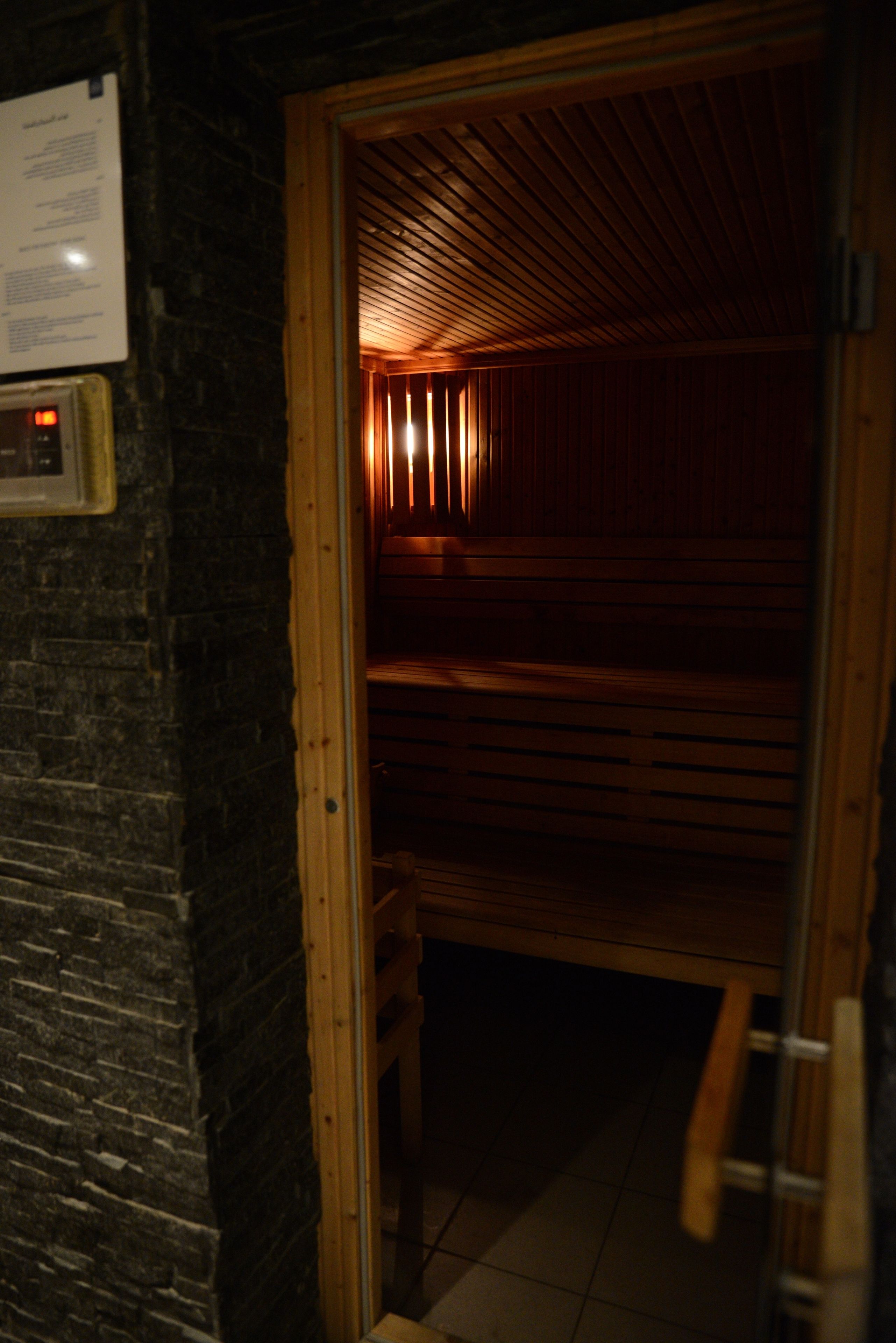 couples treatment room(s), sauna, steam room, body treatments