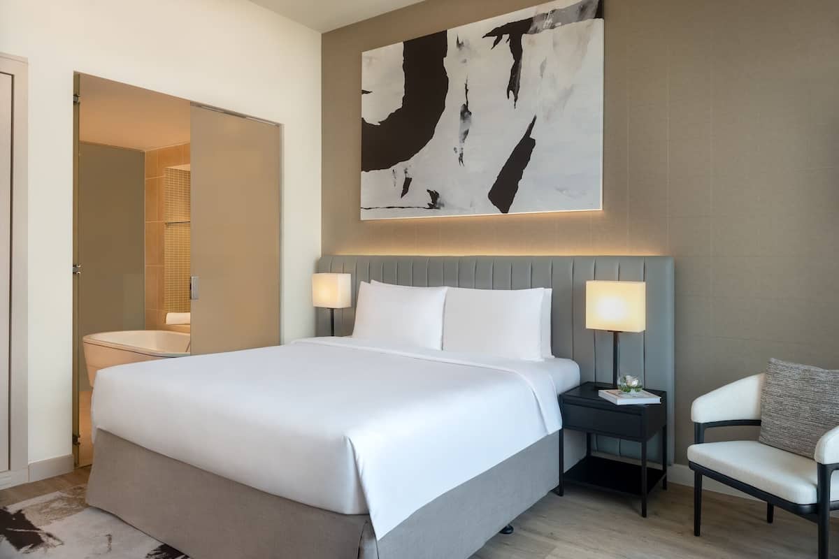 Down duvets, in-room safe, blackout curtains, soundproofing