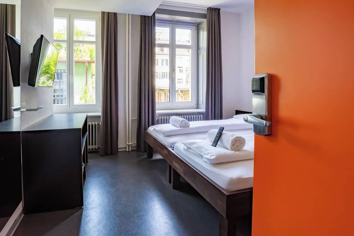 Standard Twin Room | Hypo-allergenic bedding, blackout curtains, free WiFi, bed sheets