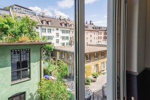 View from room - easyHotel Zürich City Centre (Zürich)