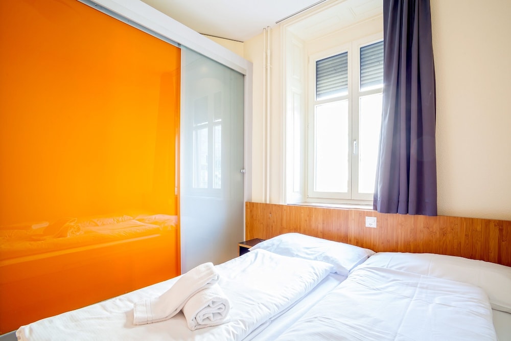 easyHotel Basel by null