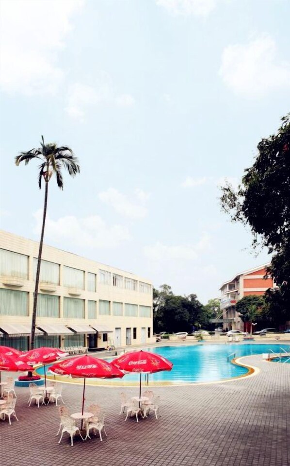 Indoor pool, outdoor pool