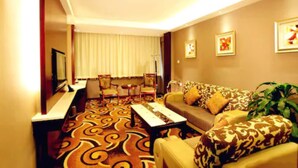 Suite | Living room | LCD TV, pay movies - Mingyuan Hotel (Nanning)