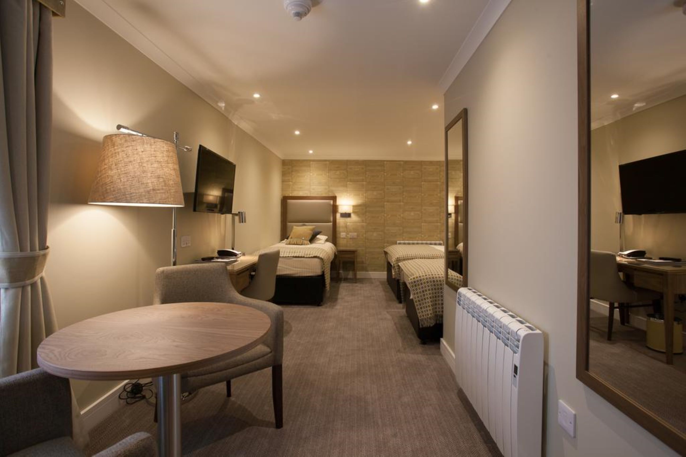 family room | desk, iron/ironing board, free wifi, bed sheets