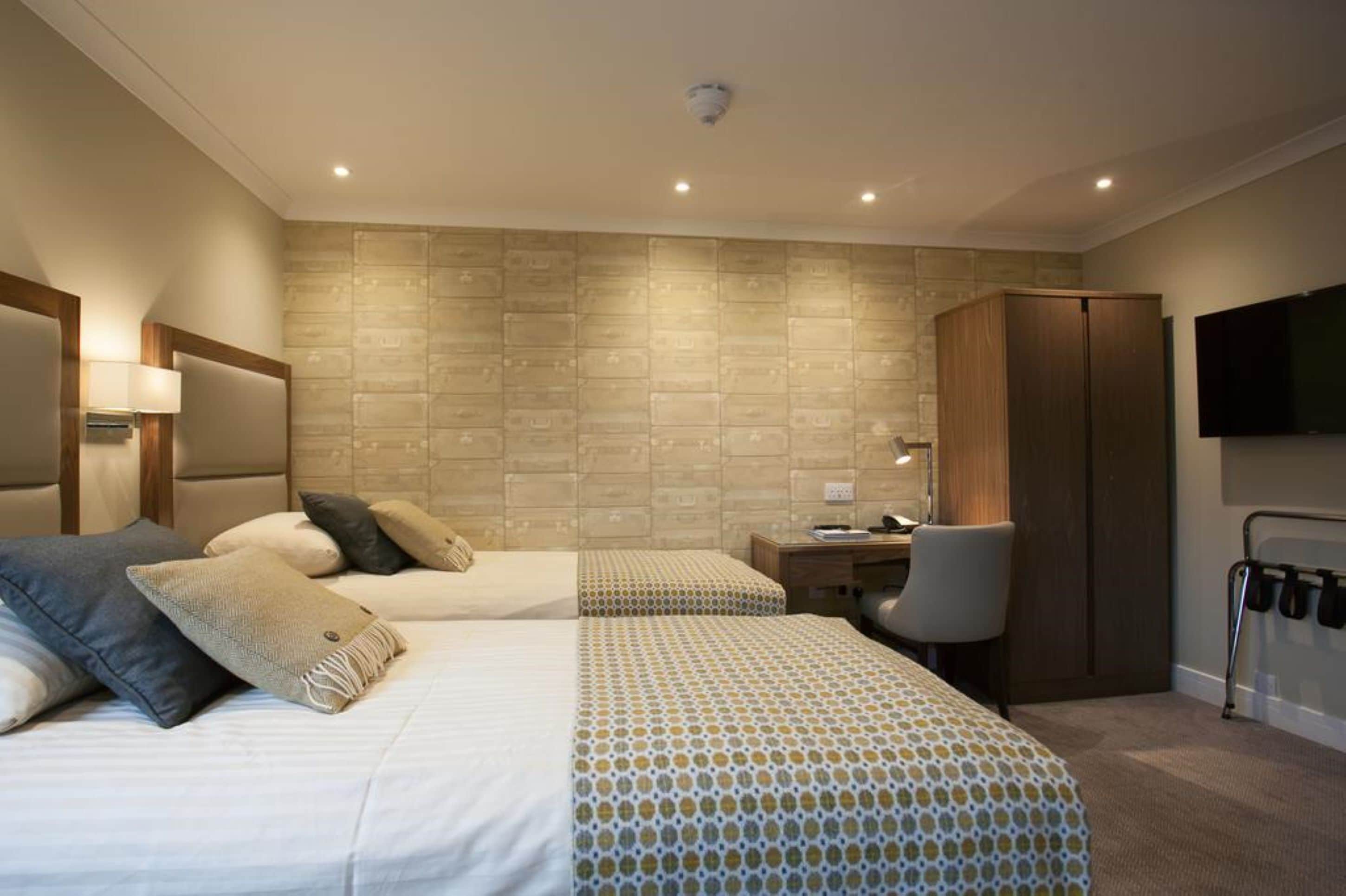 desk, iron/ironing board, free wifi, bed sheets